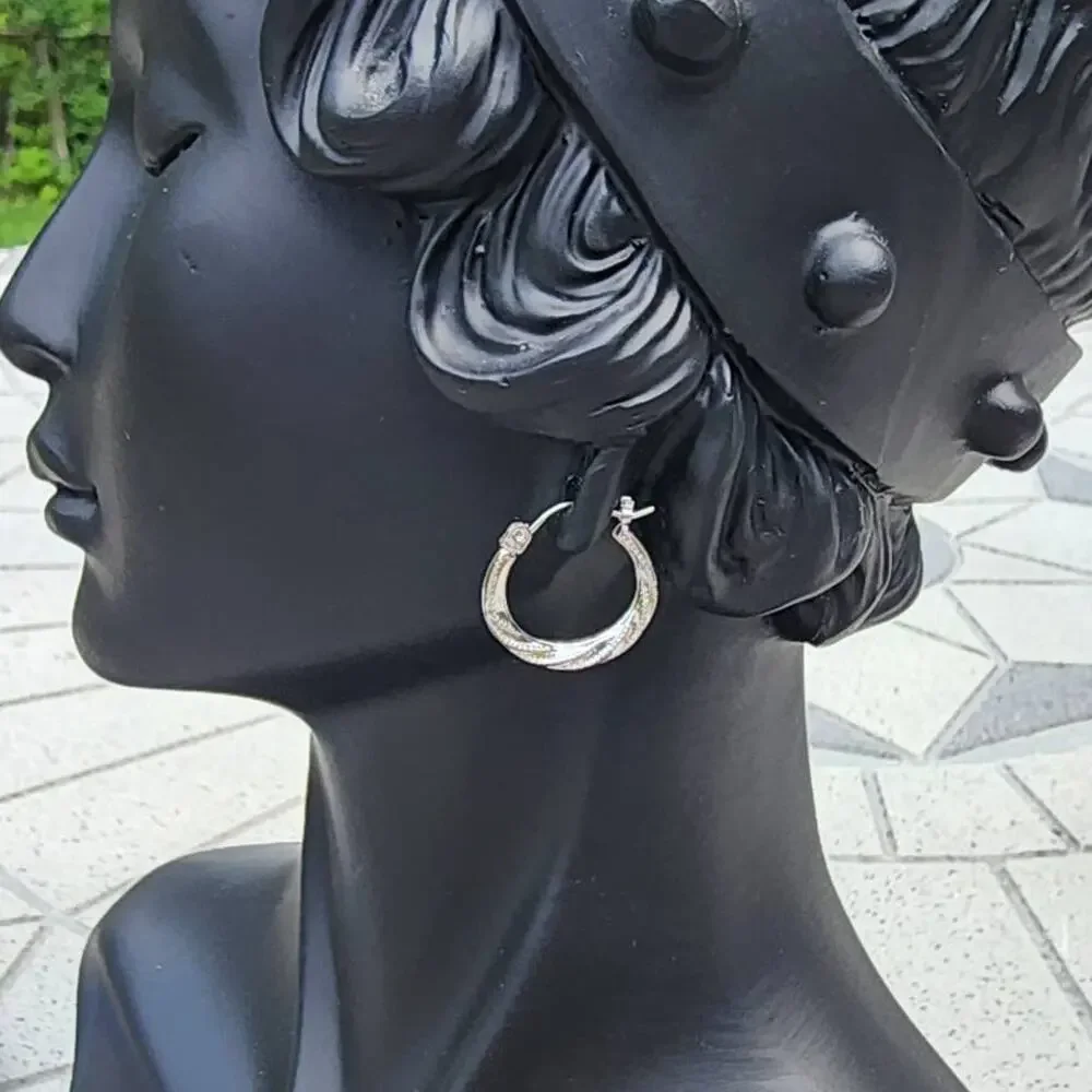 Vintage 14K Fine White Gold Corrugated Round Hoop Earrings - Picture 2 of 10